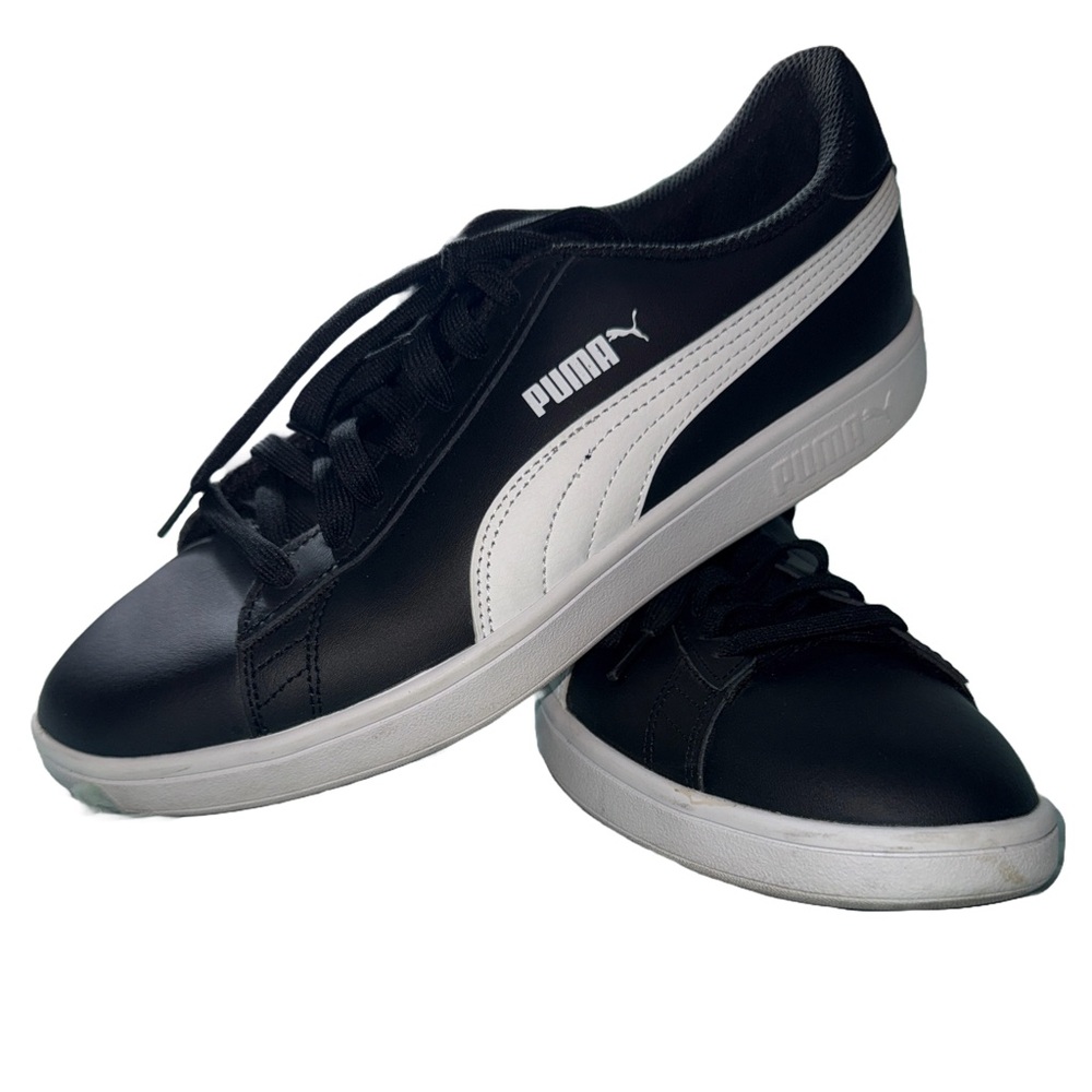 Puma Black and White Men’s Smash V2 Classic Sneakers